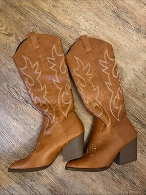 Brown Embroidered Western Block Heel Boots